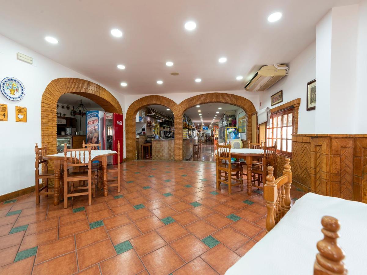 Oyo Hostal El Paisano Utrera Exterior photo