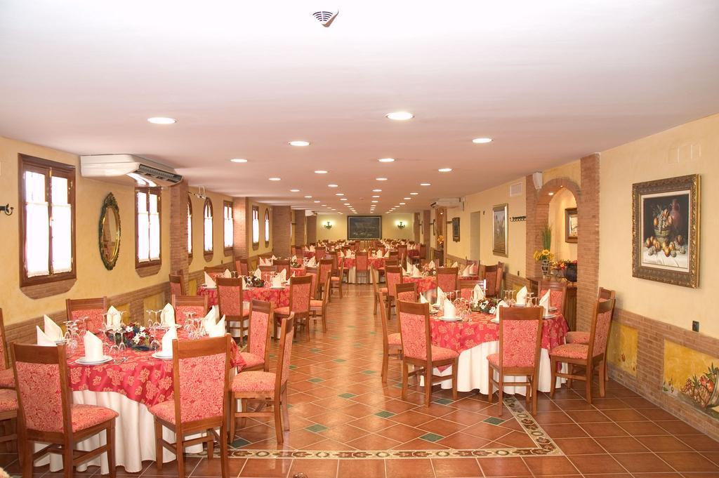 Oyo Hostal El Paisano Utrera Exterior photo